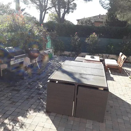 Les Hameaux De L'ermitage * イエール